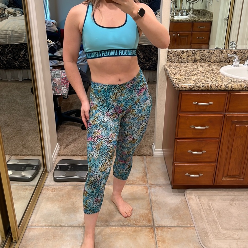 Onzie Leopard Print Crop Workout Leggings Sz M/L